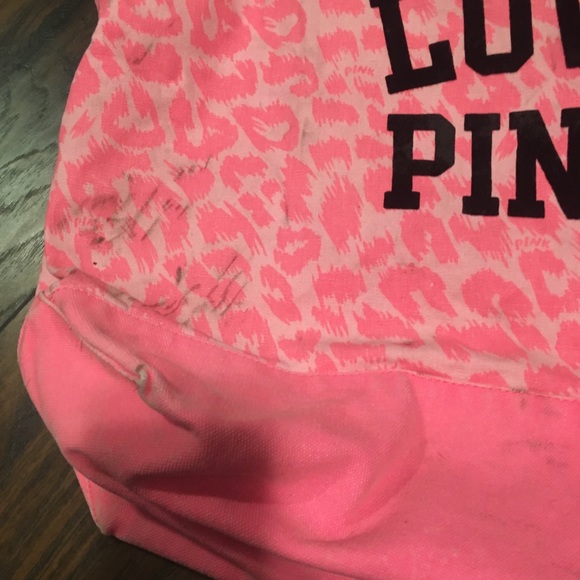 Victoria’s Secret bag - Picture 3 of 5